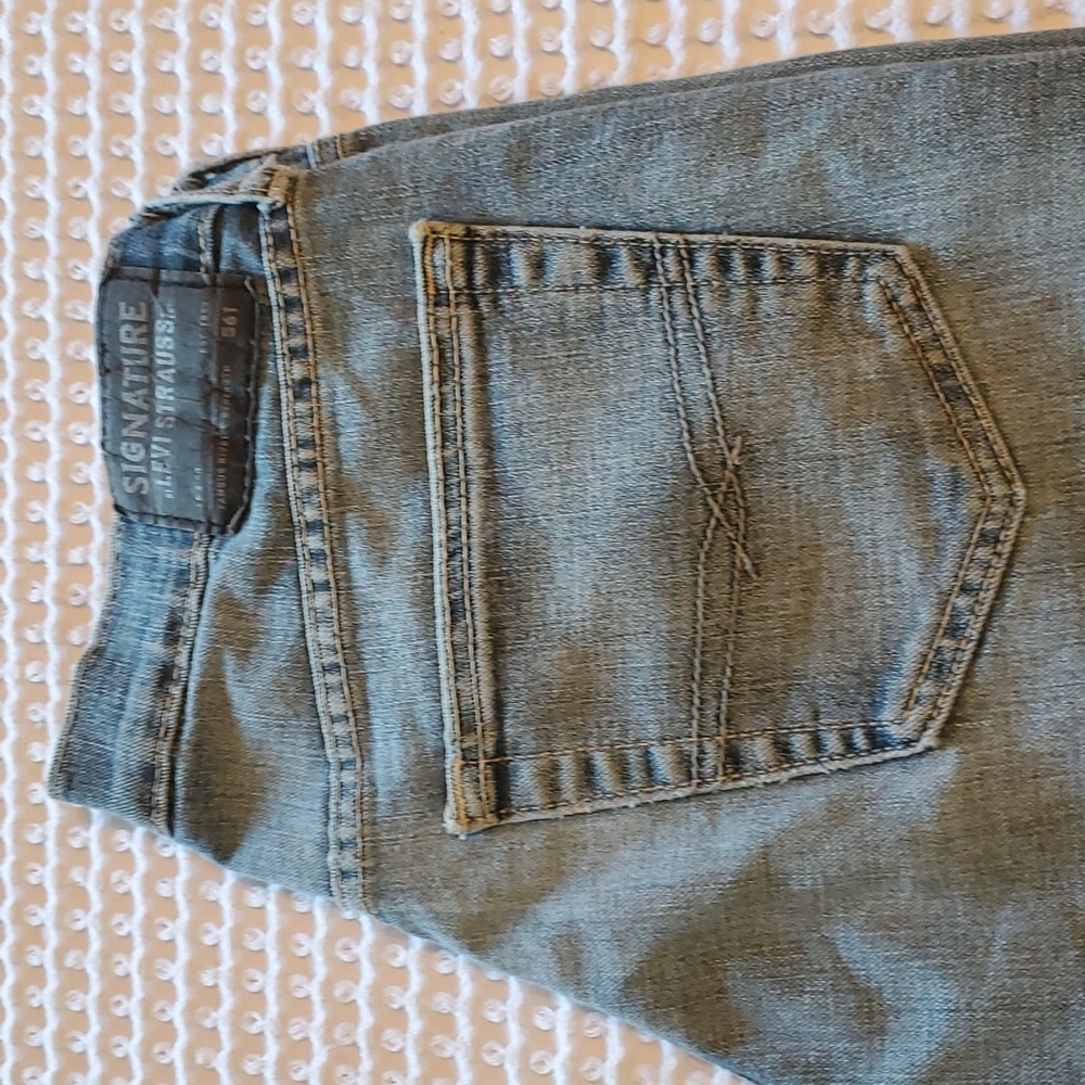 Signature by Levi Strauss